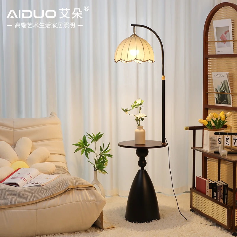 2025新款中古落地灯客厅沙发边几复古氛围灯高级感卧室床头柜台灯