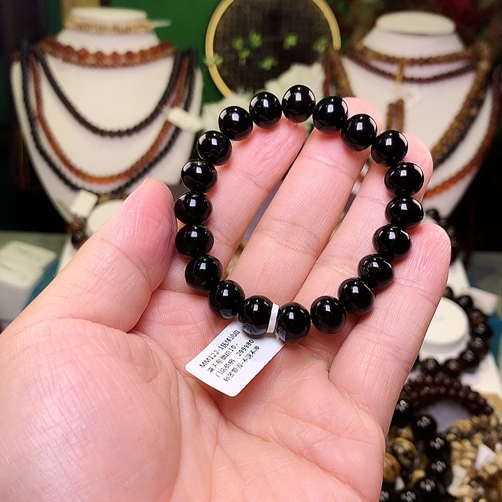 宋***姐未镶嵌琥珀裸石我