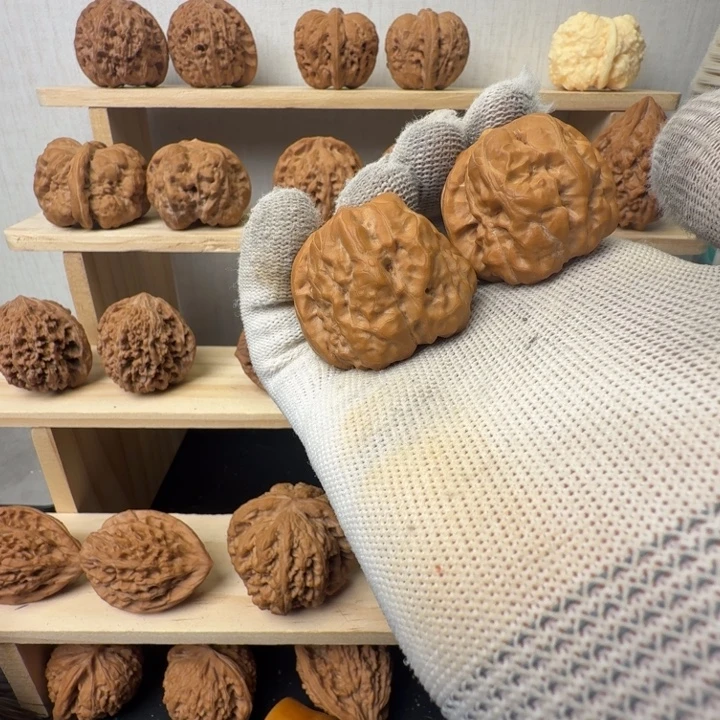 文玩核桃吊坠蛤蟆头