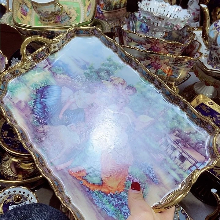 碗微瑕…………………………………………