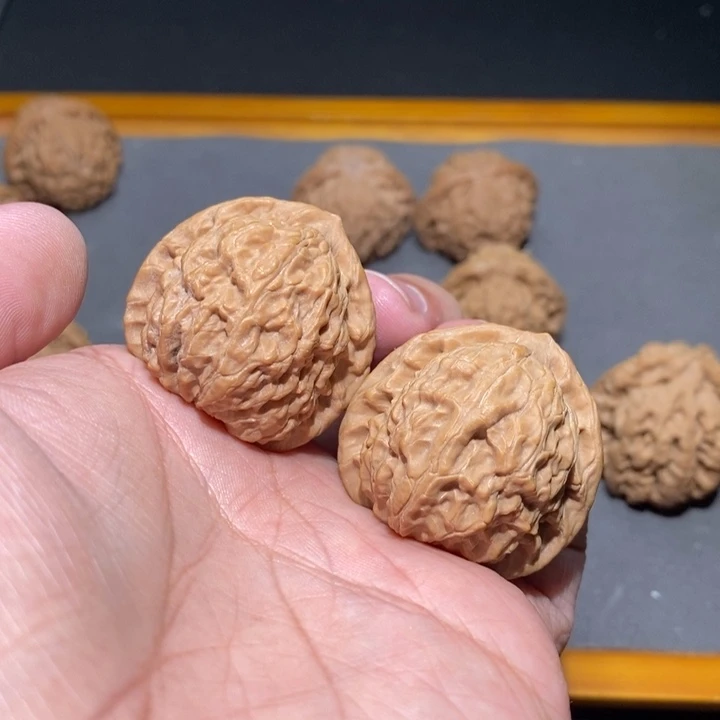 文玩核桃吊坠36野生狮子