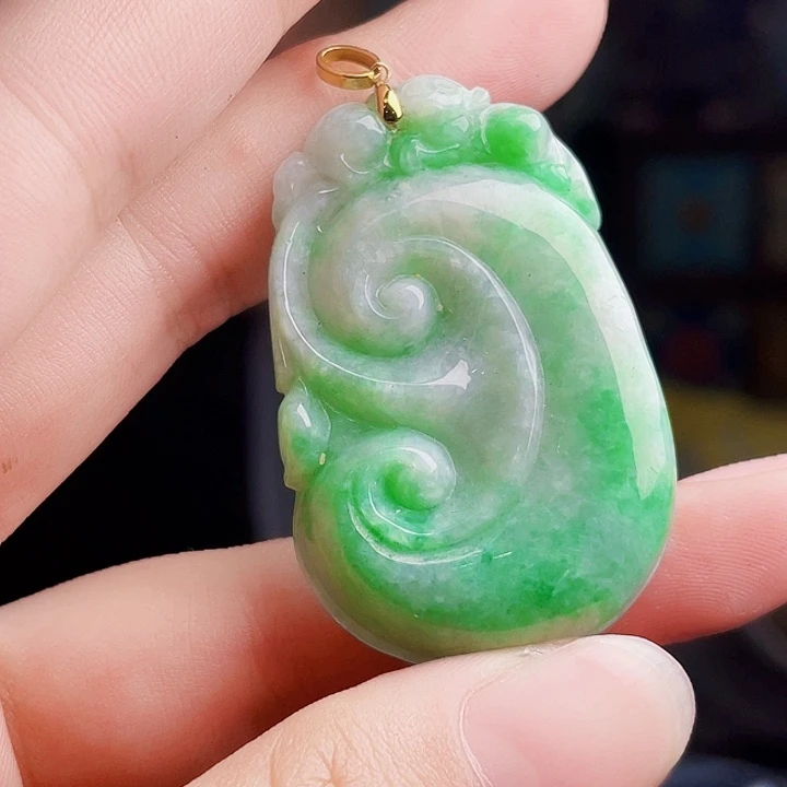 翡翠18K金镶嵌颈饰多样性