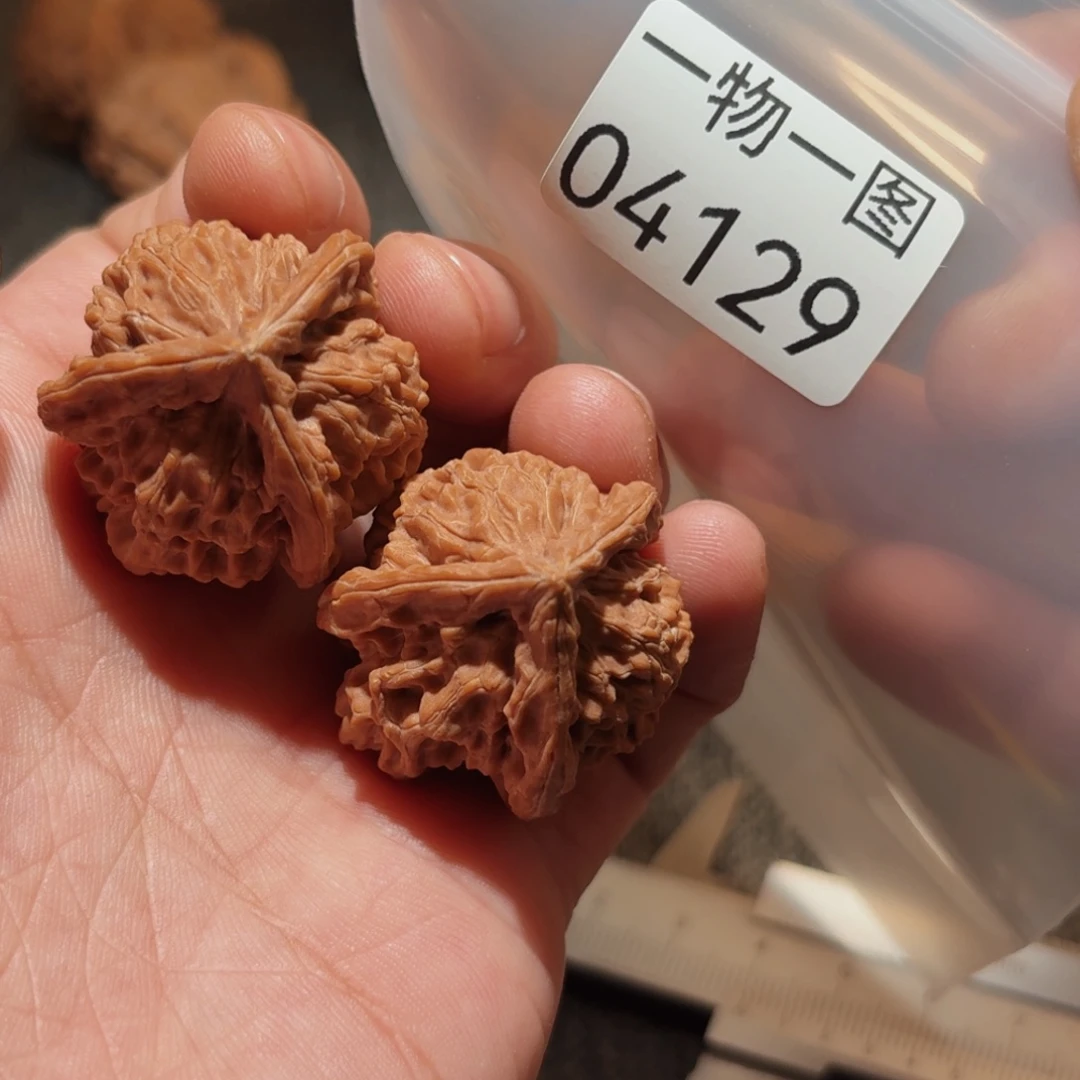 把件文玩核桃三棱
