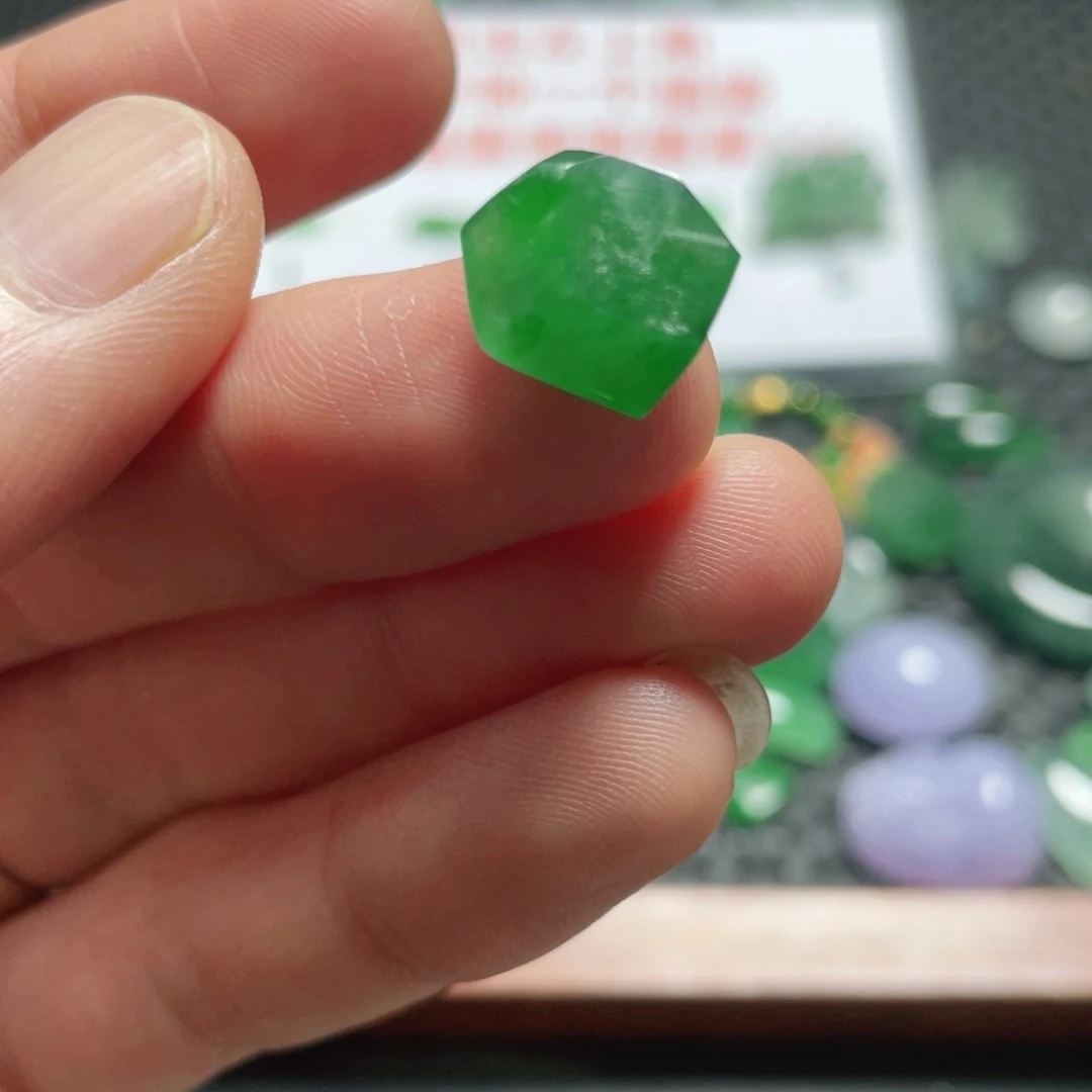 定制翡翠未镶嵌翡翠