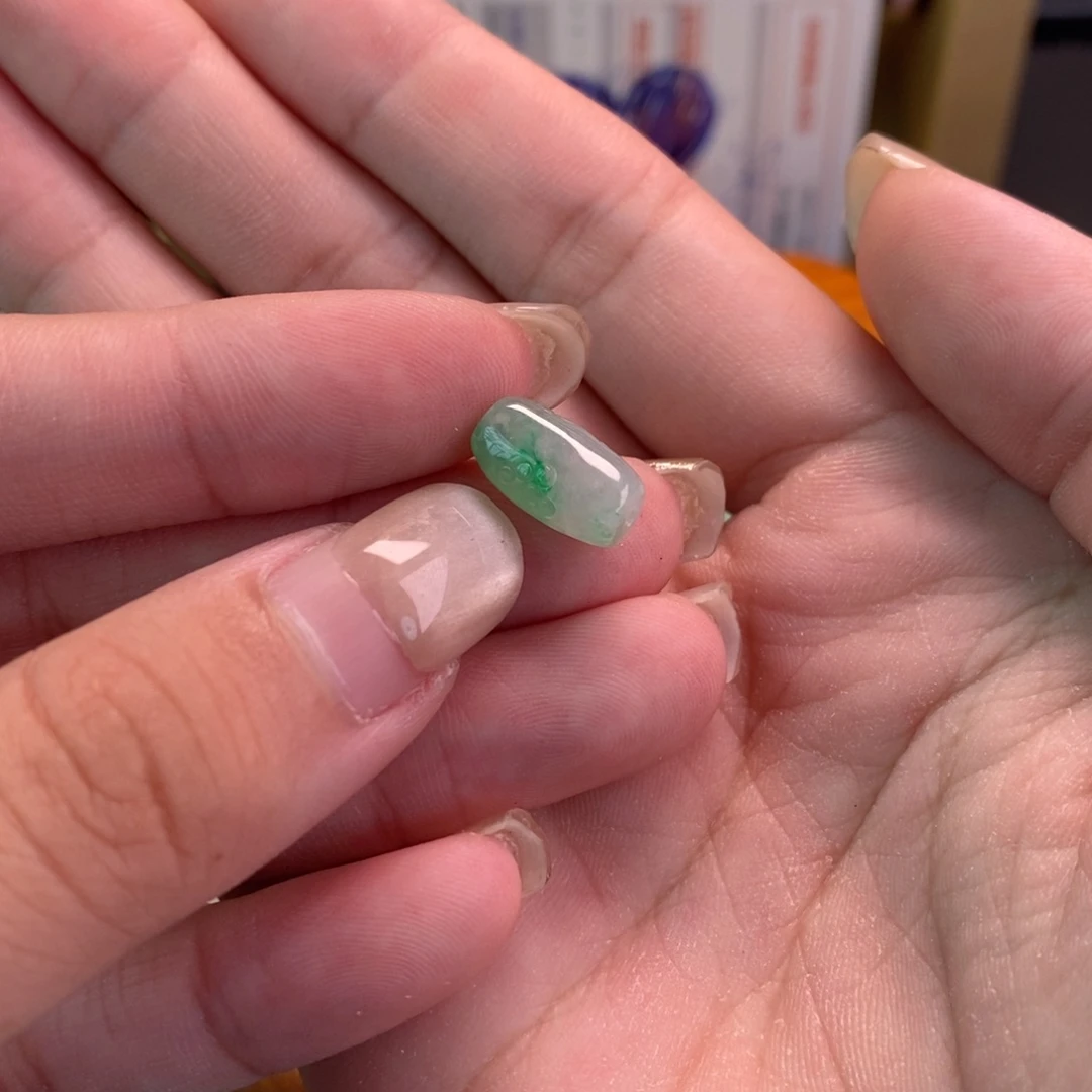 9***0翡翠未镶嵌颈饰13513