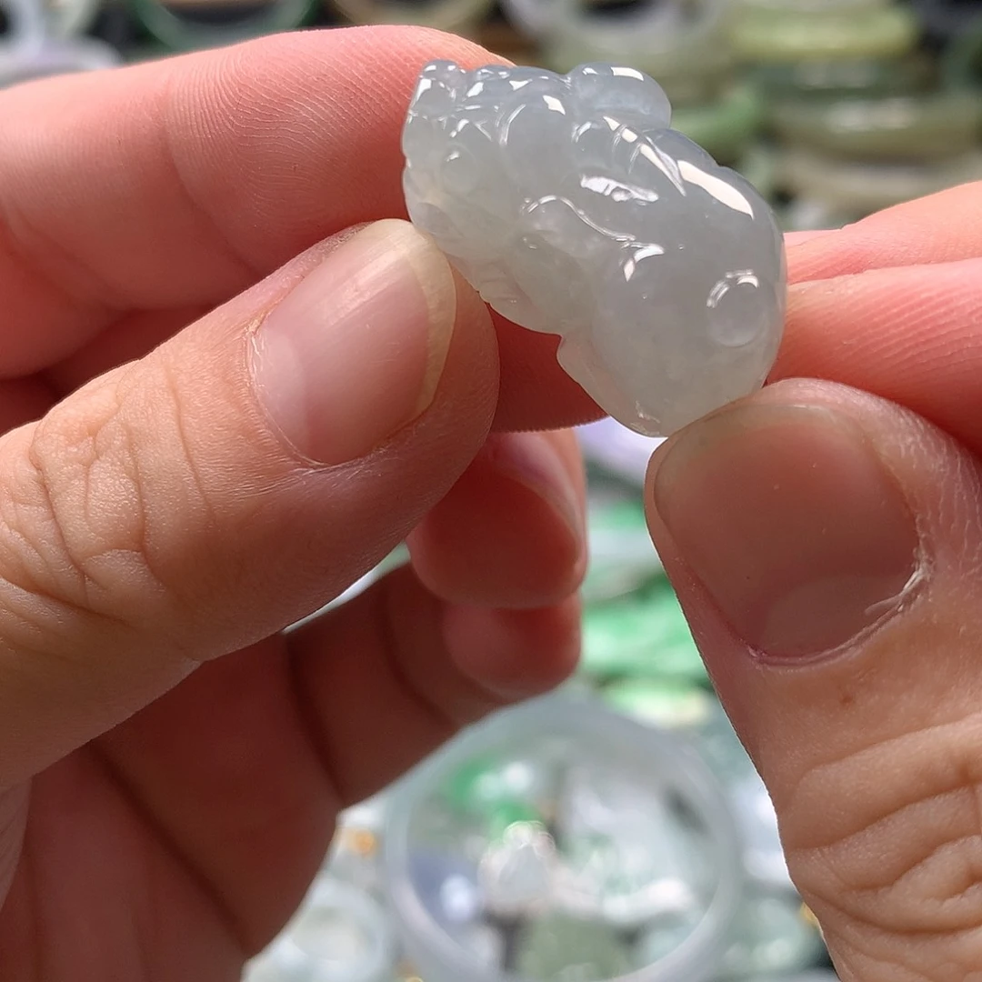 颈饰未镶嵌翡翠貔貅