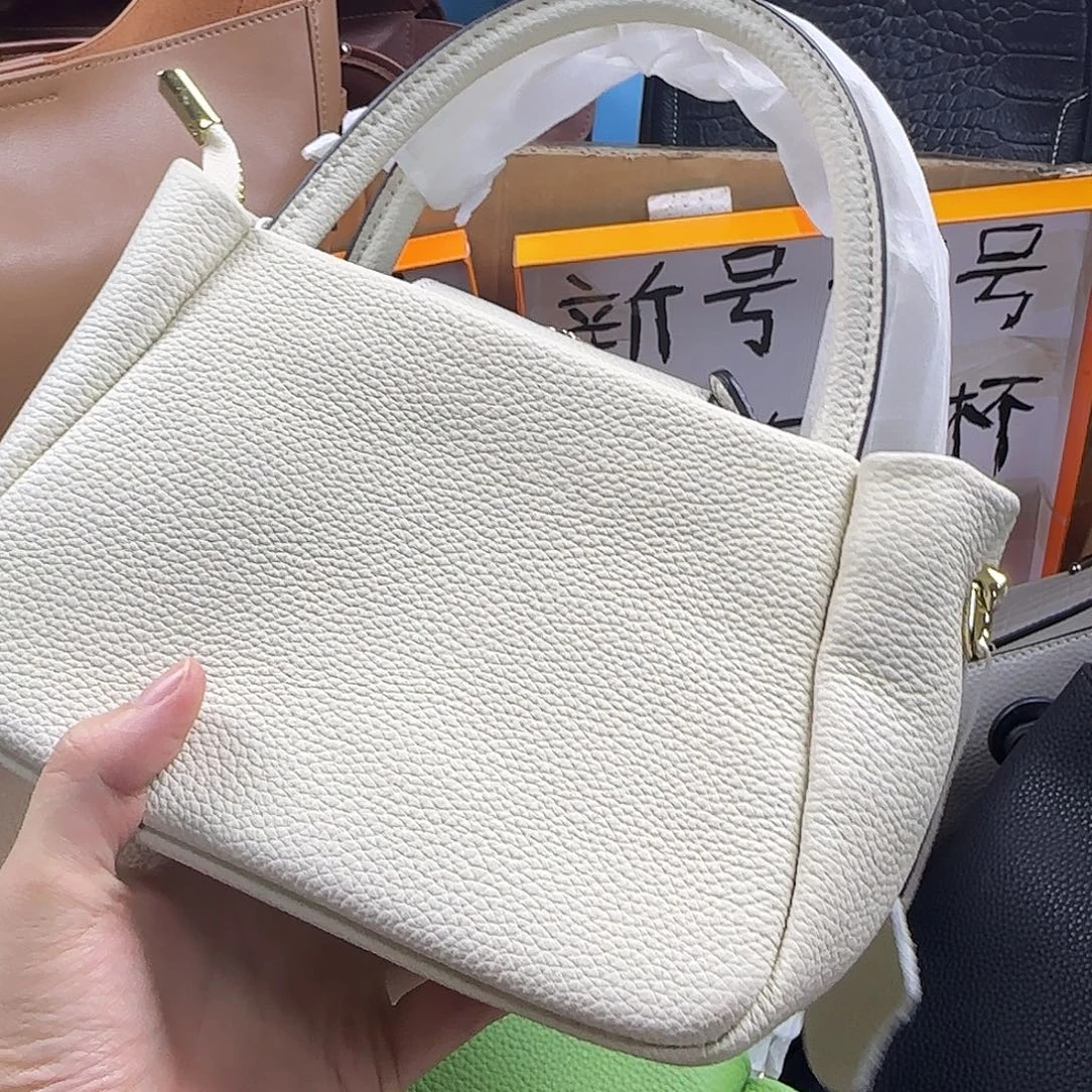 小牛皮（革）水牛皮（革）牛皮小牛皮