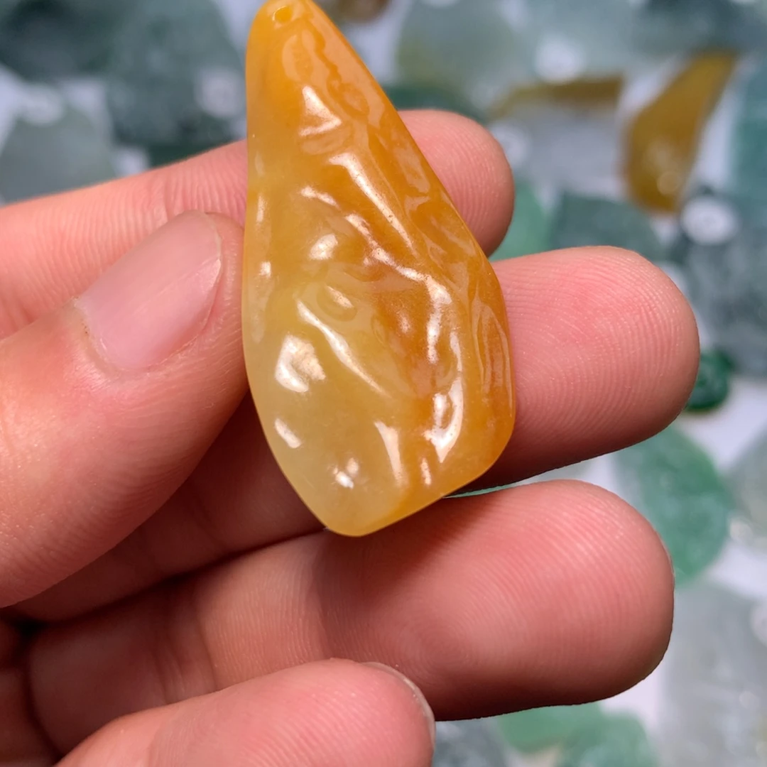 翡翠未镶嵌颈饰冰胶随行