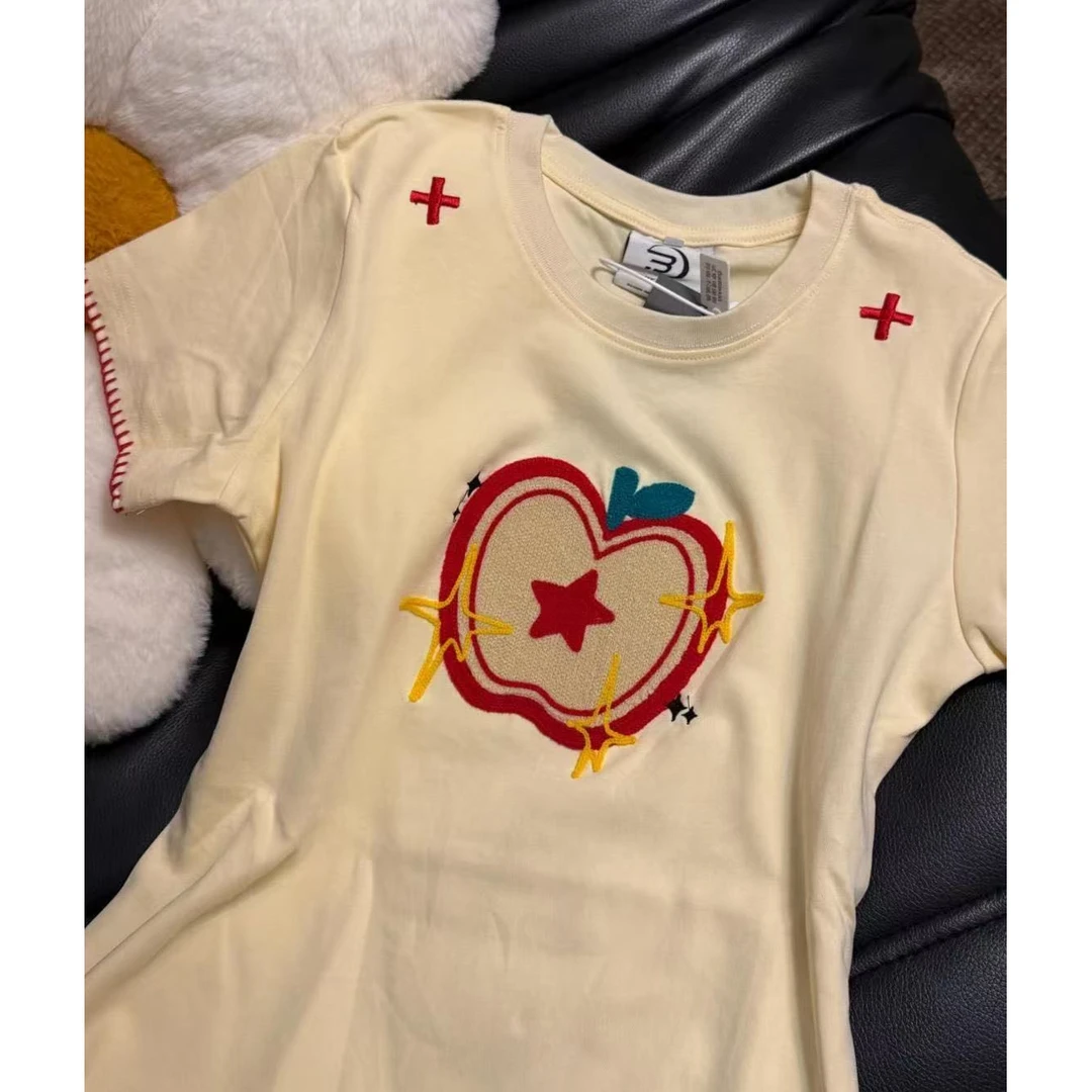 韩系校园风苹果刺绣短袖T恤女夏季甜辣妹设计感别致修身上衣