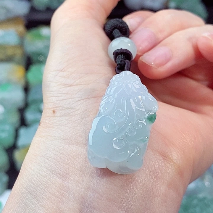 颈饰未镶嵌翡翠天然