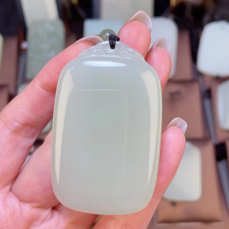 【闪购商品】颈饰未镶嵌和田玉