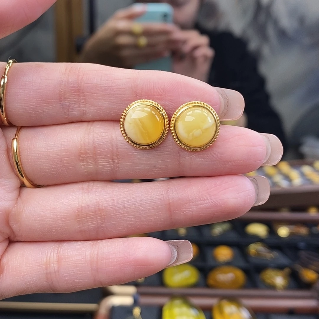 y***n琥珀未镶嵌裸石成品