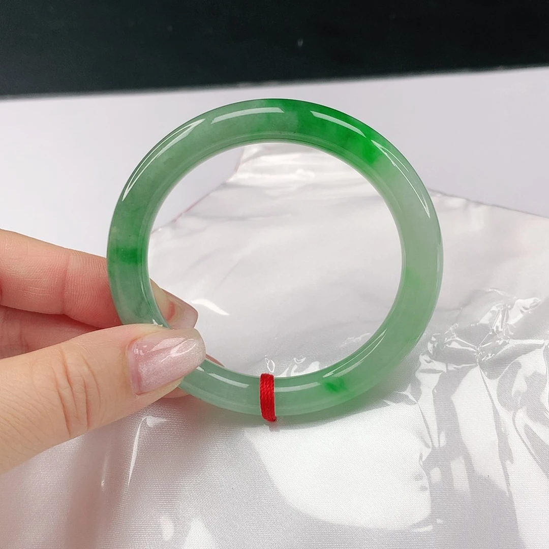 翡翠手镯未镶嵌翡翠682