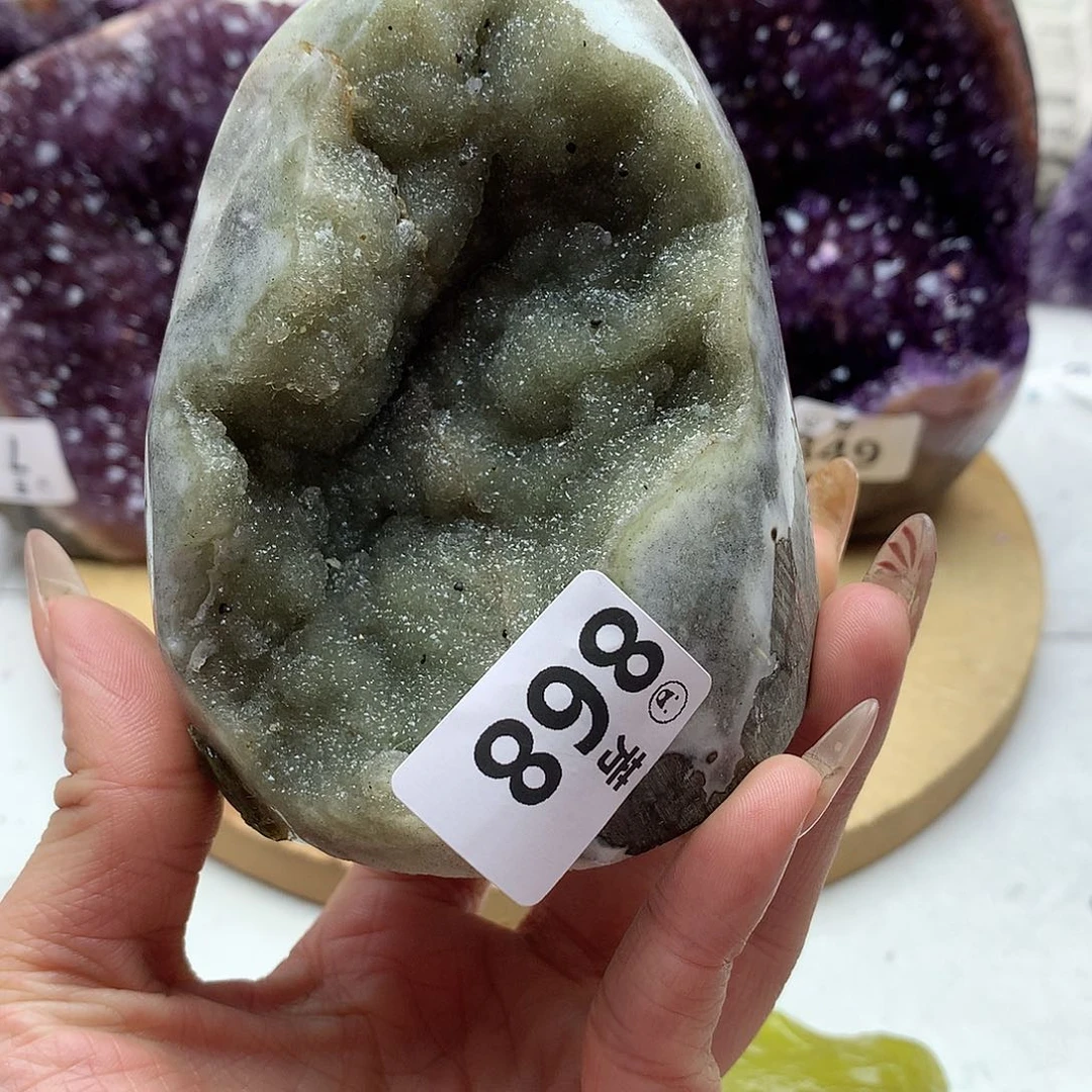 紫晶大型摆件（非配饰）未镶嵌聪****?