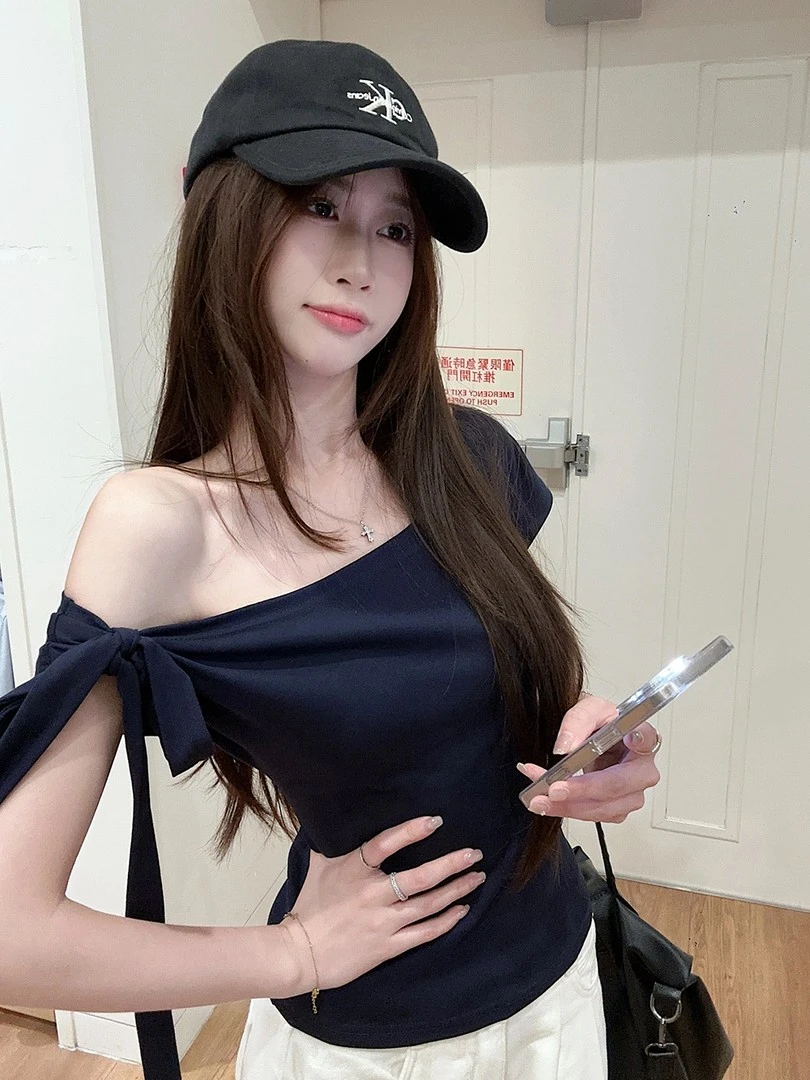 辣妹风绑带斜肩短袖T恤2025夏季新款显瘦修身气质短款小众上衣女