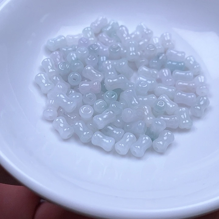 翡翠散珠翡翠翡翠卡3.9 X6.2。100颗70元