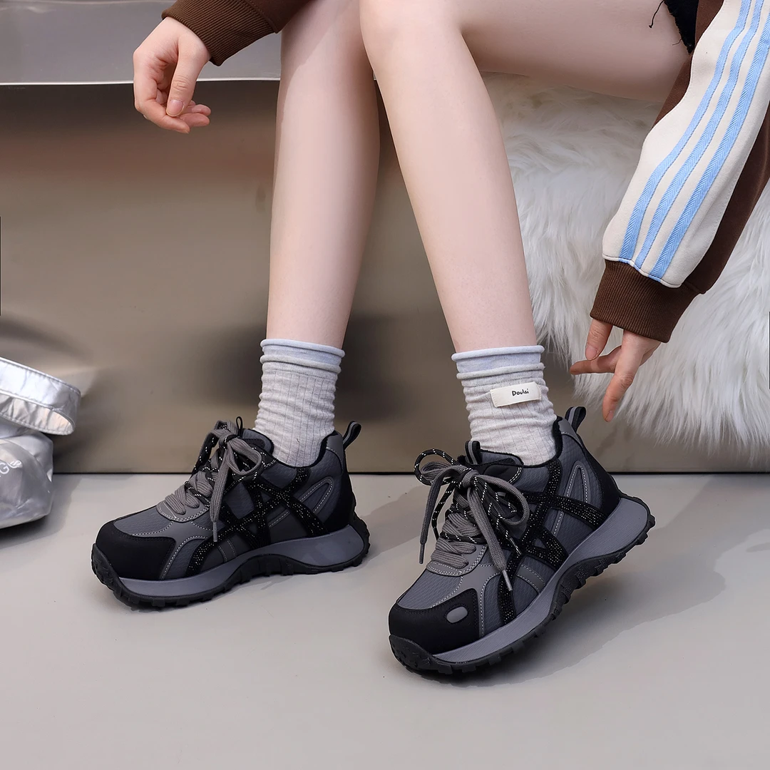 大码女鞋40一43秋冬棉鞋厚底圆头系带百搭时尚拼色大号加绒休闲鞋