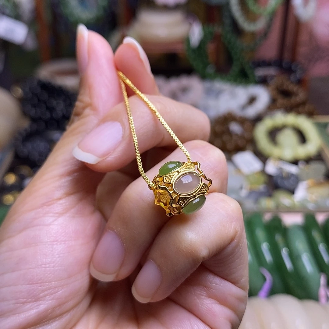 和田玉未镶嵌颈饰福利价银镶多宝