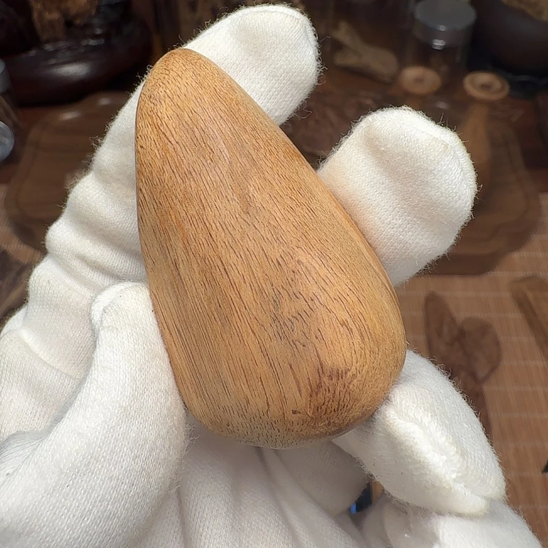 鹿***鸣沉香菩萨水滴随形