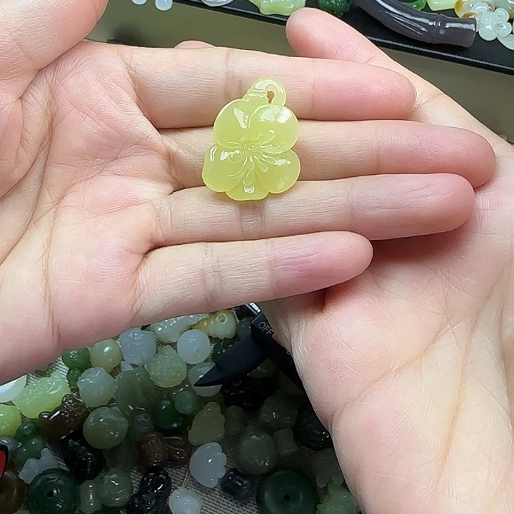 未镶嵌和田玉挂件