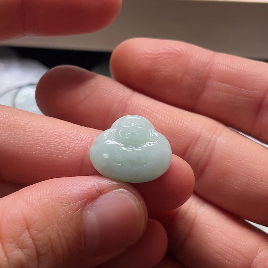 翡翠未镶嵌颈饰书*月翡翠