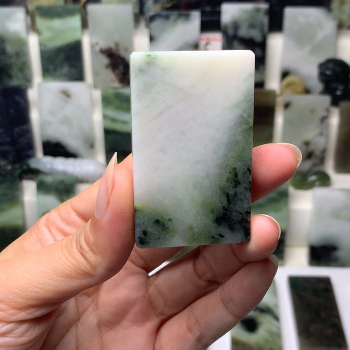 独山玉未镶嵌颈饰