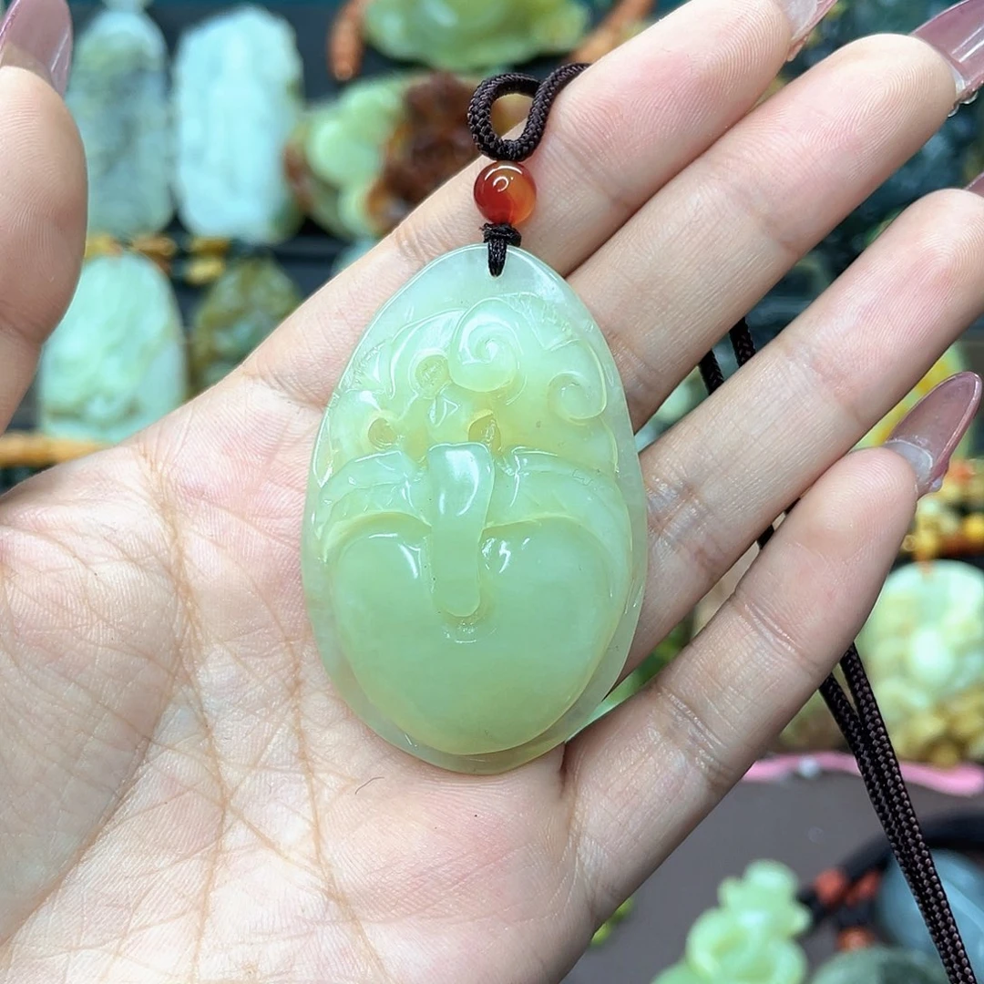 蛇纹石玉颈饰未镶嵌