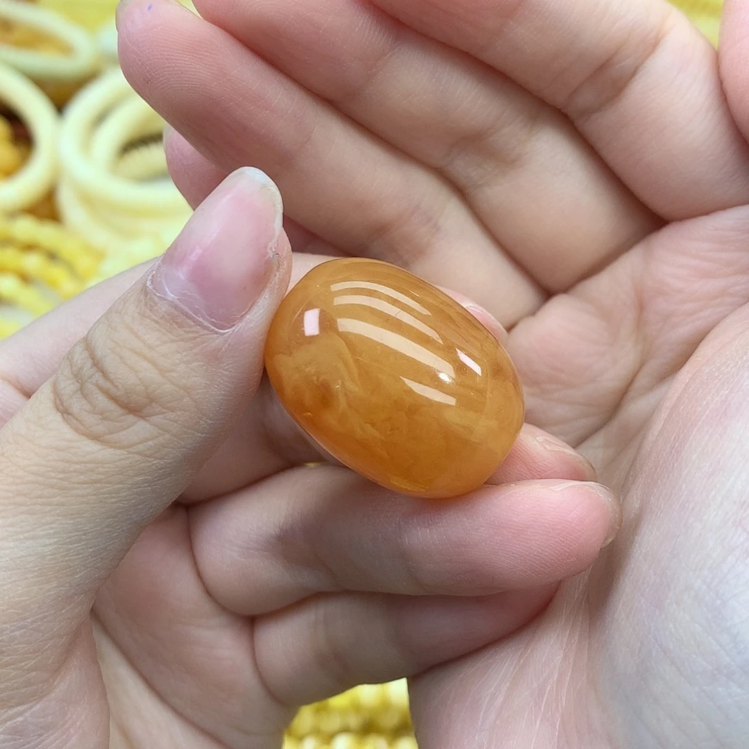 蜜蜡未镶嵌珠宝奇石