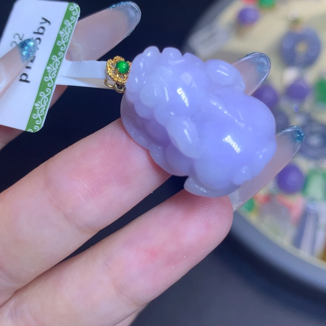 颈饰18K金镶嵌翡翠