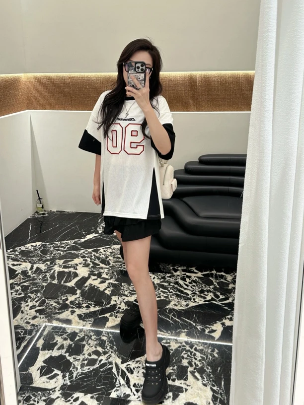 ANNENONO设计师品牌 新款 运动风镂空网布拼接90贴布绣花短袖T恤