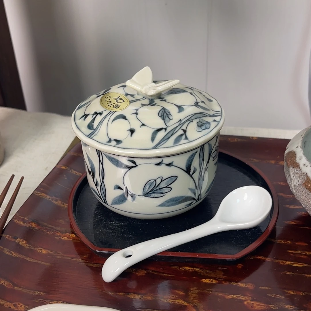 瓷片青花缠枝蝴蝶炖盅7