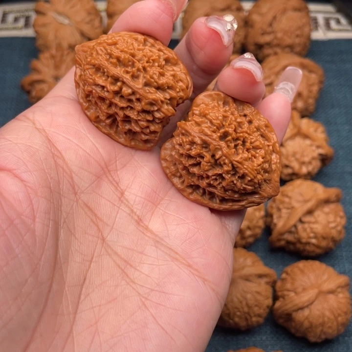 把件文玩核桃32全品满天星，小手捻。
