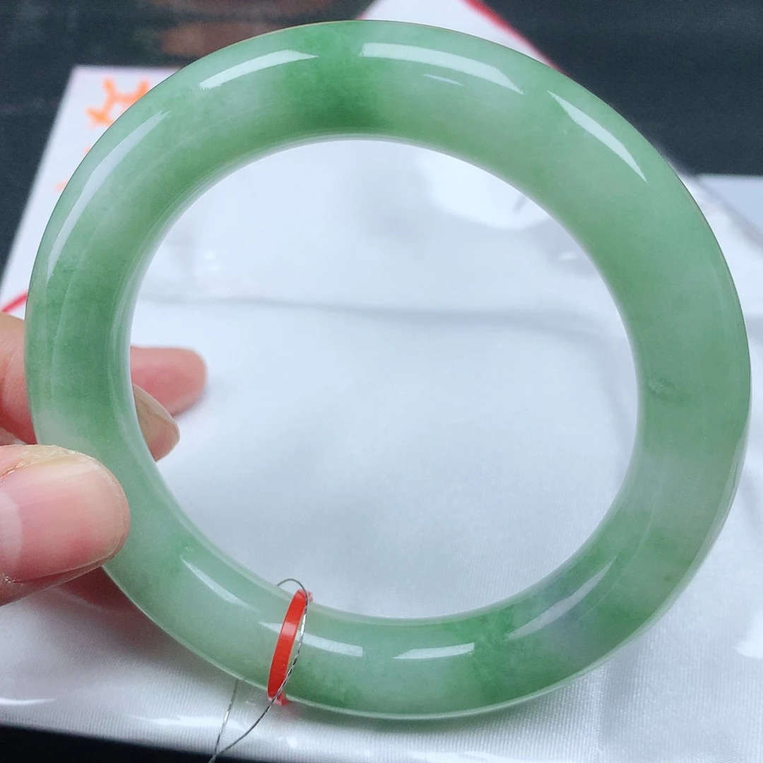 翡翠手镯未镶嵌57胖