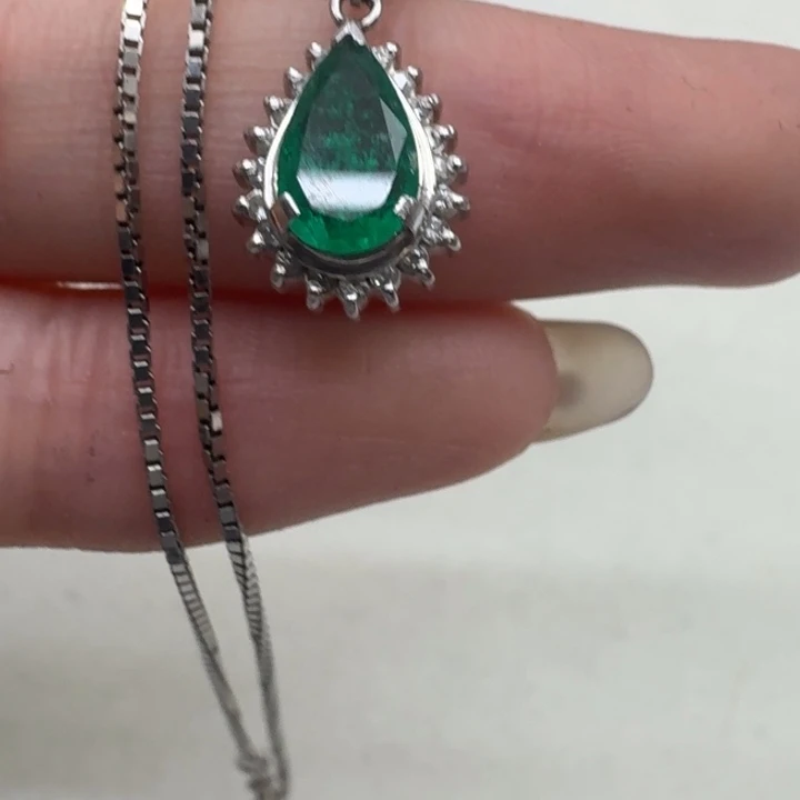 颈饰未镶嵌祖母绿