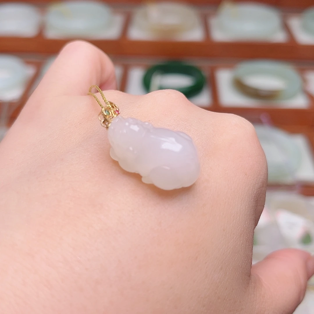 和田玉18K金镶嵌颈饰