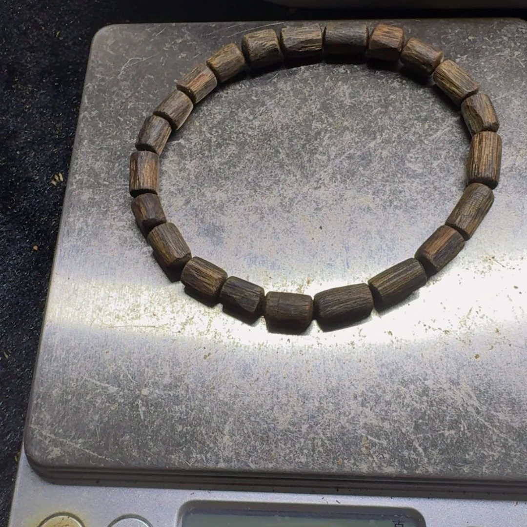 沉香沉香碎屑沉水随形珠5克