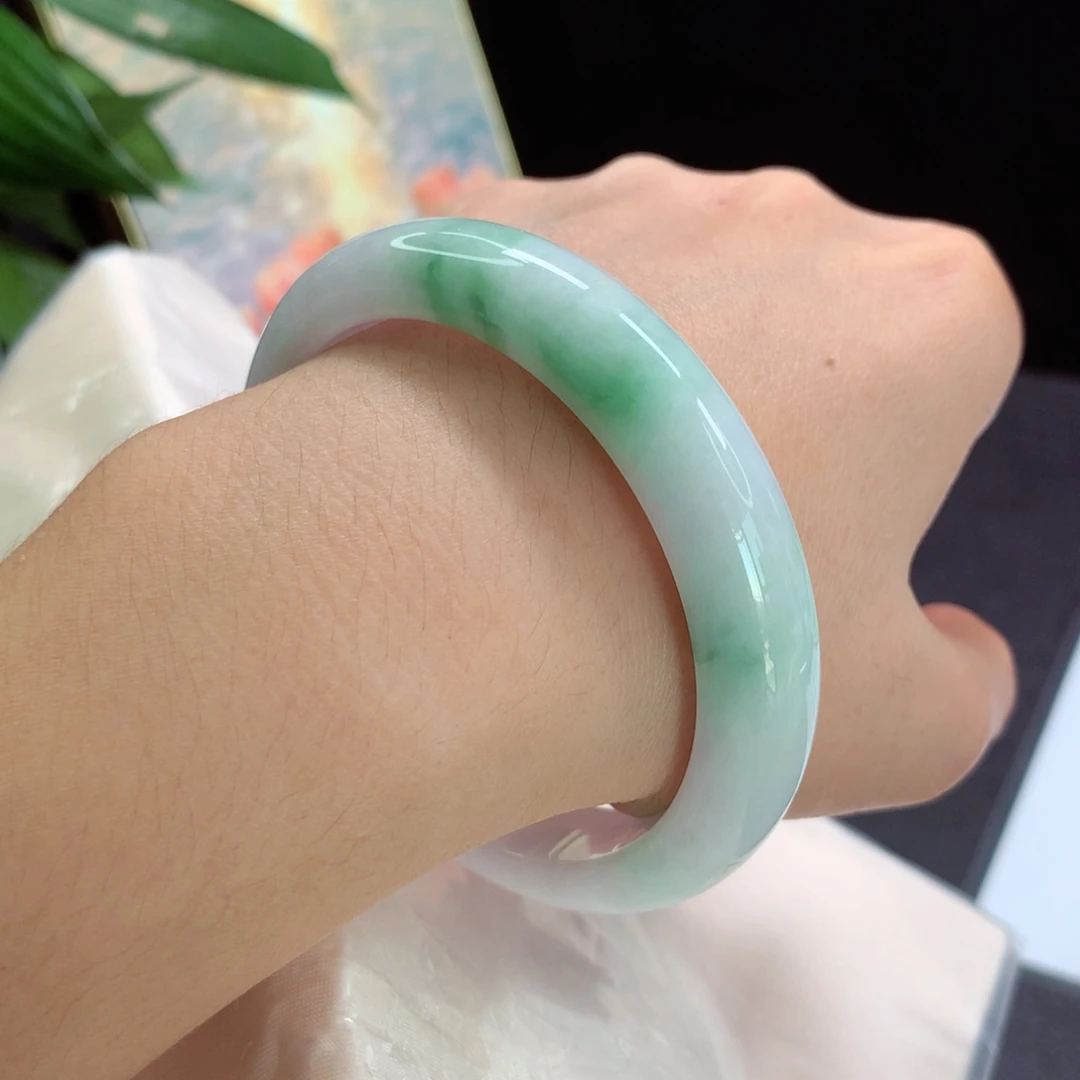 翡翠未镶嵌手镯福利白底青