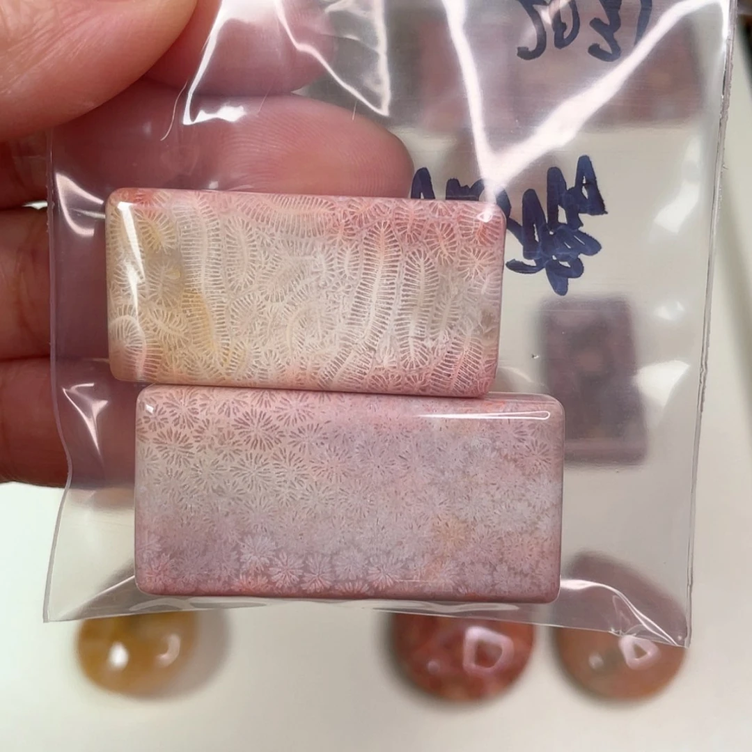【闪购商品】未镶嵌吊坠(赠链)硅化玉琉*月
