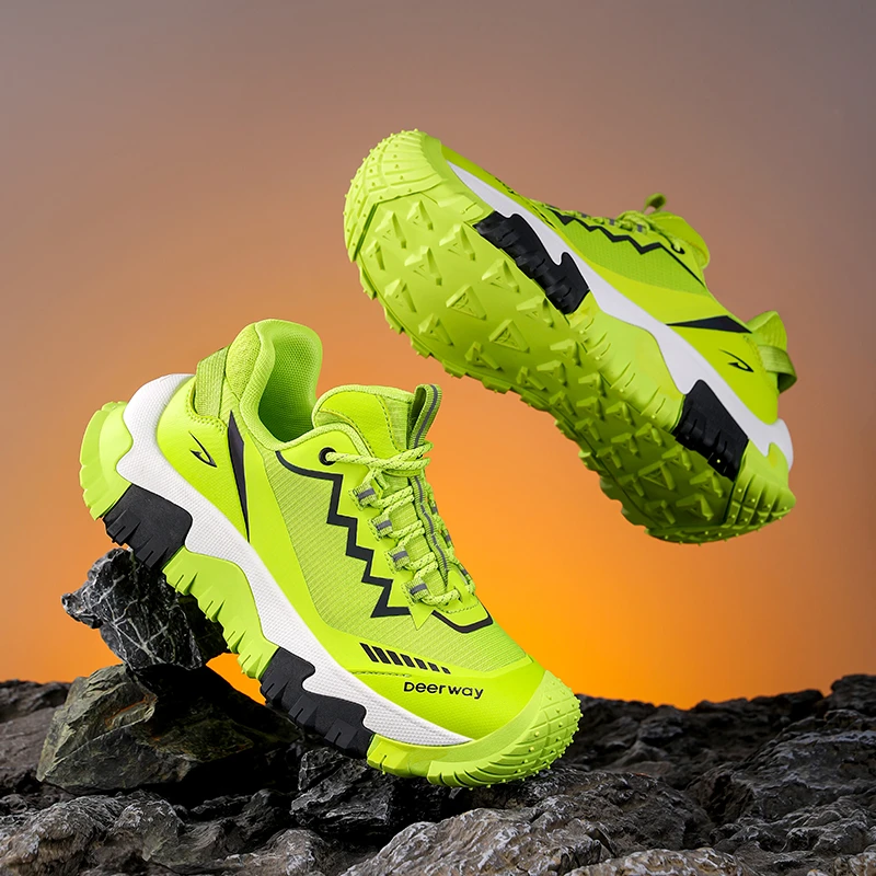 Deerway/德尔惠新男士户外徒步防滑不累脚百搭透气网面运动登山鞋