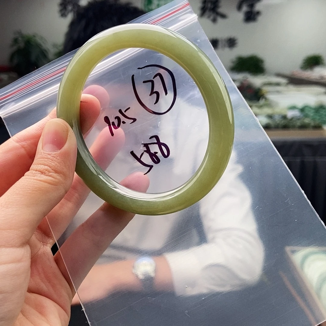 和田玉未镶嵌手镯颜色多样性发拍一发一