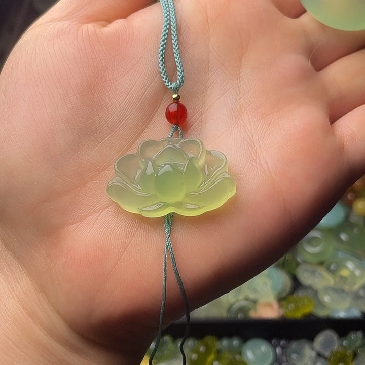 蛇纹石玉合金颈饰莲花无售后