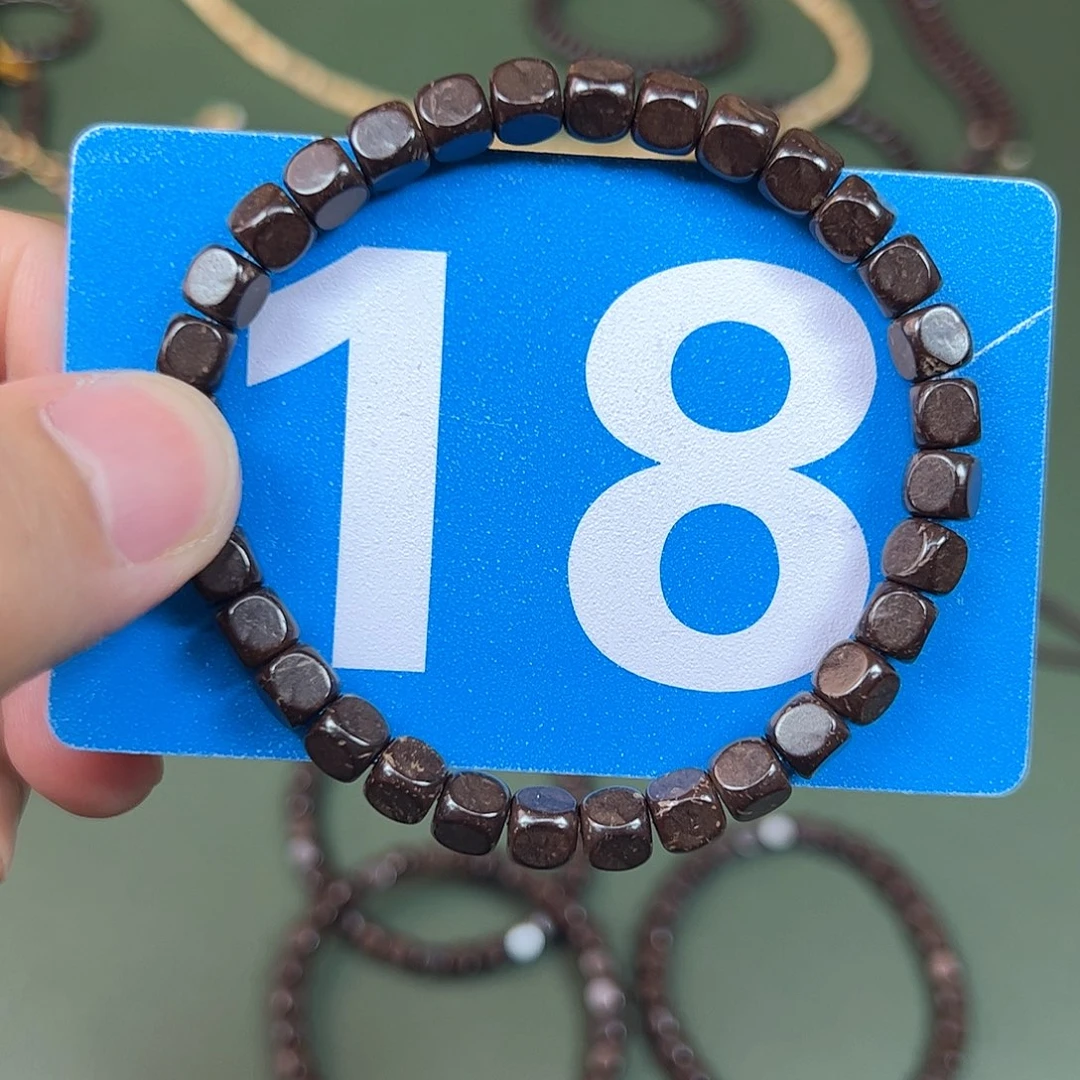 吊坠椰蒂7六方。   18