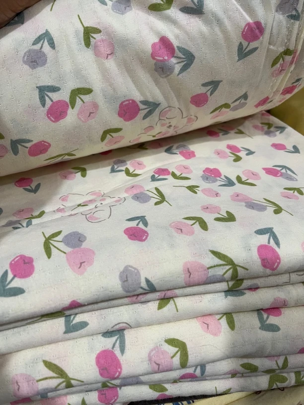 纯棉提花汗布，做睡衣、裙子等宽幅2.1米，一米11多要连裁剪