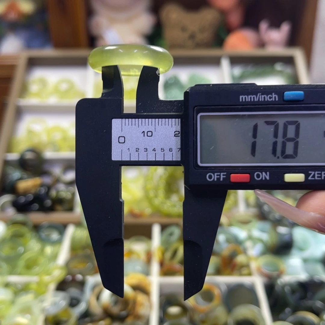 蛇纹石玉未镶嵌手镯19