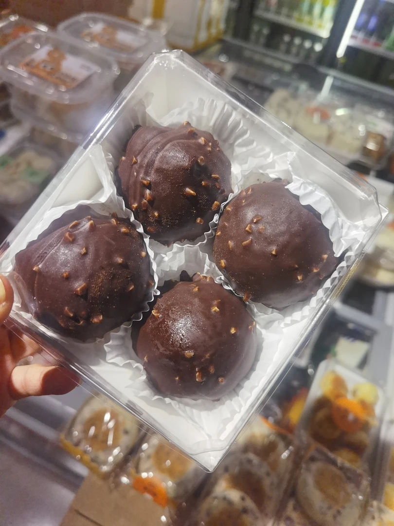 山姆巧克力泡芙，4个