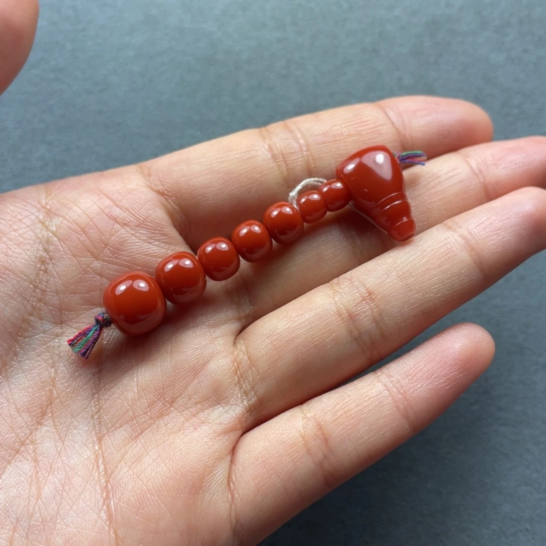 南红玛瑙配饰未镶嵌涅****?一套