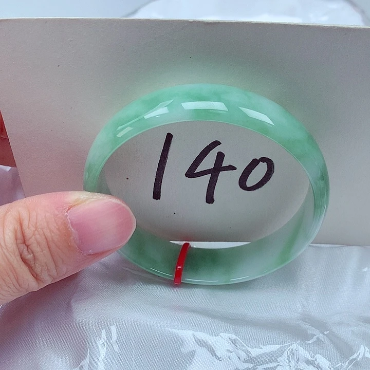 翡翠未镶嵌手镯翡翠