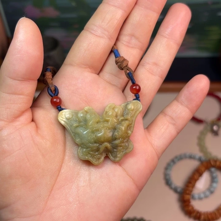 未镶嵌蛇纹石玉颈饰