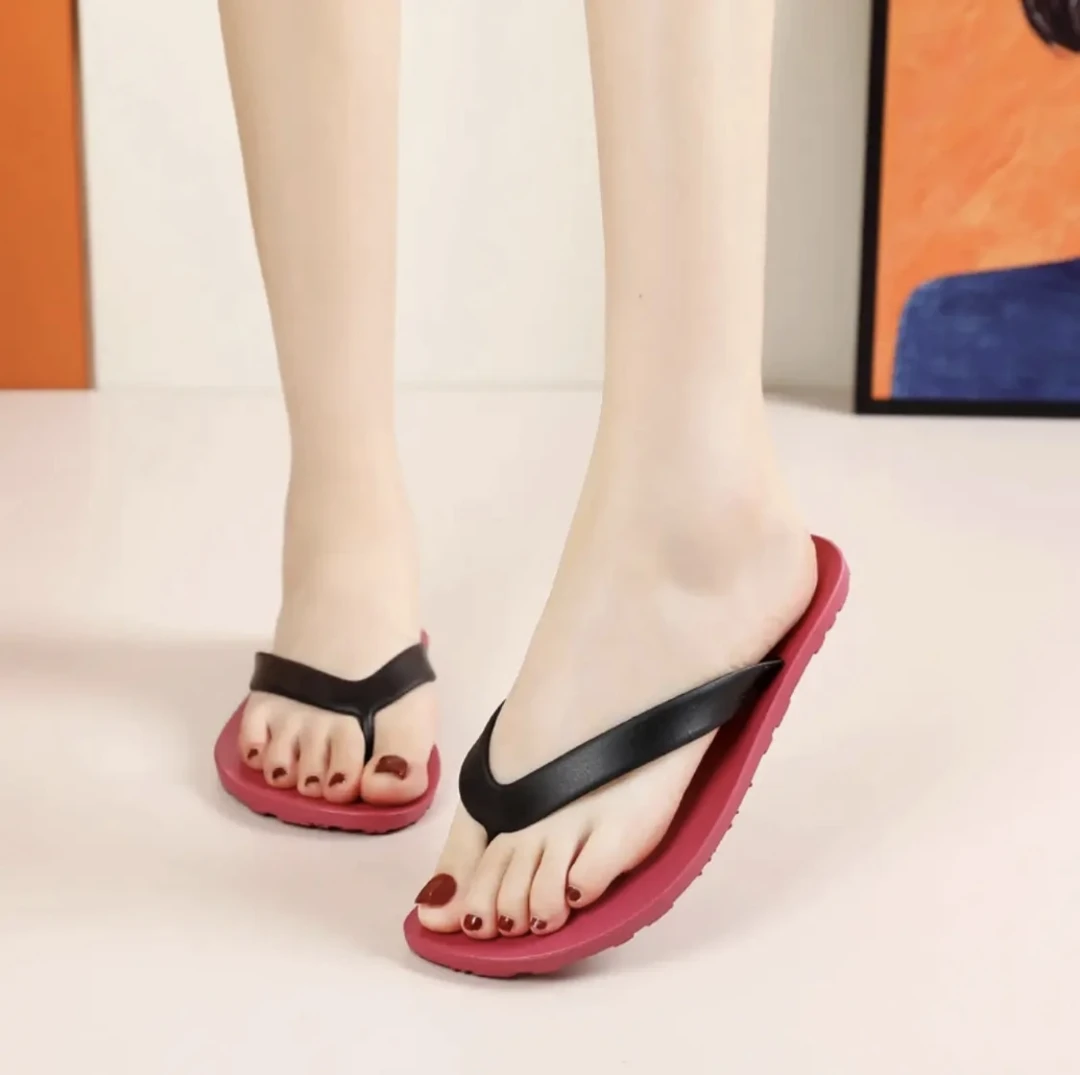 2025新款人字拖夏季沙滩女士外穿休闲夹脚拖鞋防滑耐磨PVC橡胶