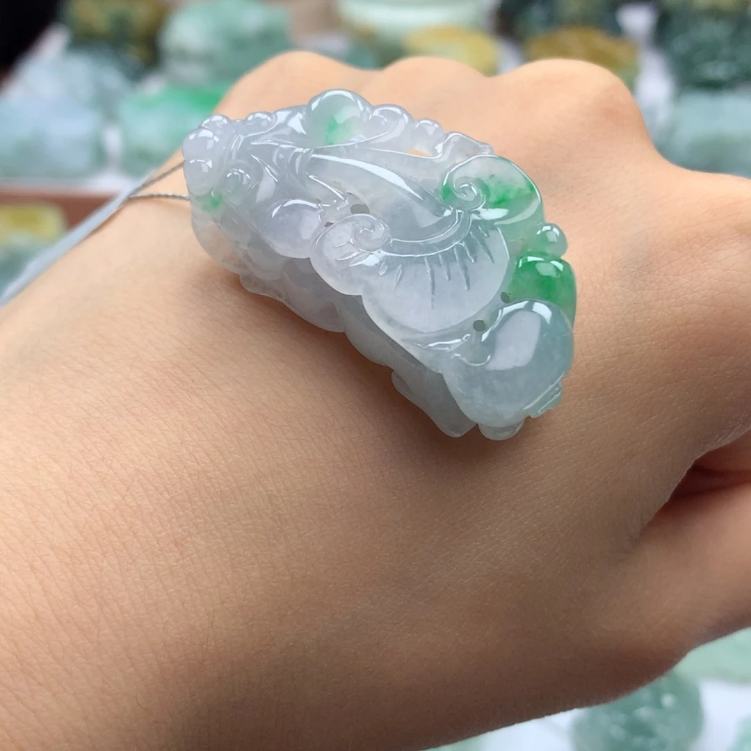 翡翠未镶嵌颈饰24